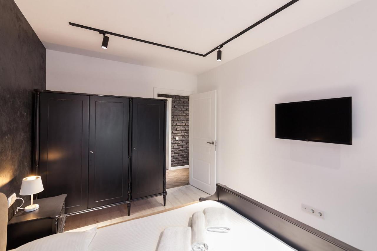 Leogrand Apartments On Svobody Avenue 6-8 Lviv Exterior photo
