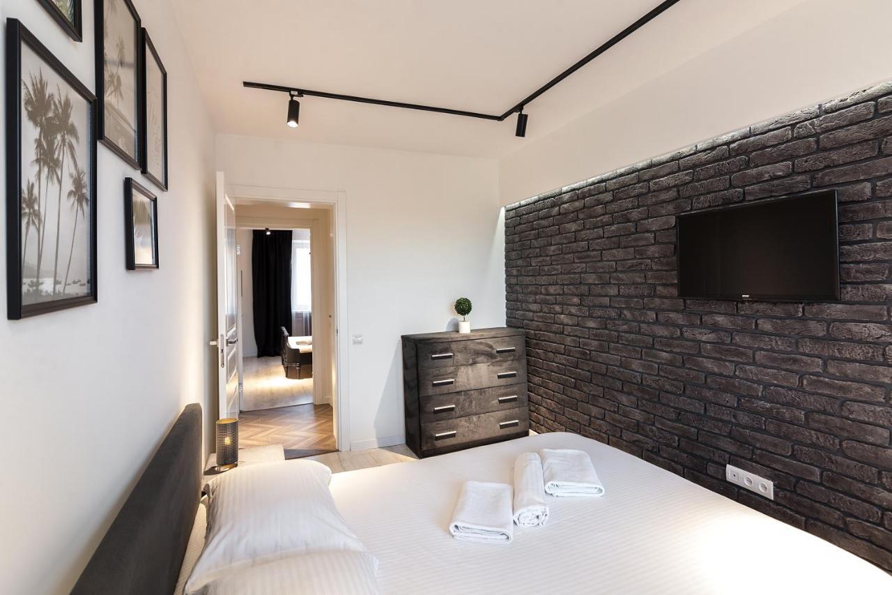 Leogrand Apartments On Svobody Avenue 6-8 Lviv Exterior photo