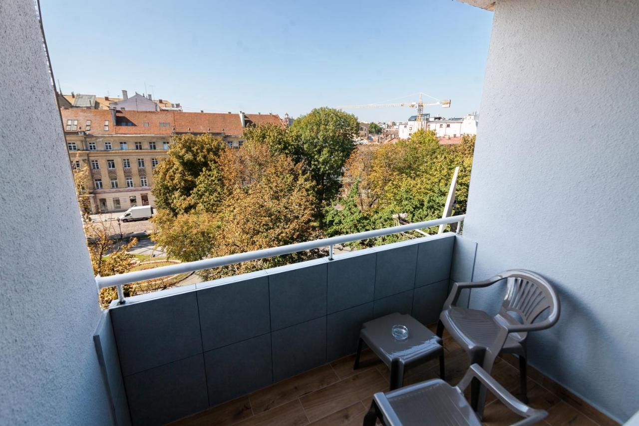 Leogrand Apartments On Svobody Avenue 6-8 Lviv Exterior photo